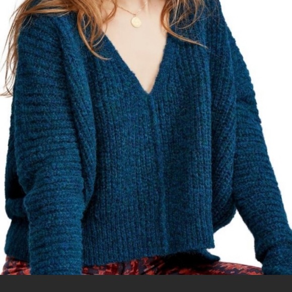 NWT Free People Sweater Moonbeam V  In Dream Lagoon New With Tags - Picture 3 of 8